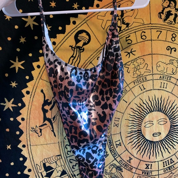 MINIMALE ANIMALE One Piece L in Shimmercat - Picture 3 of 5